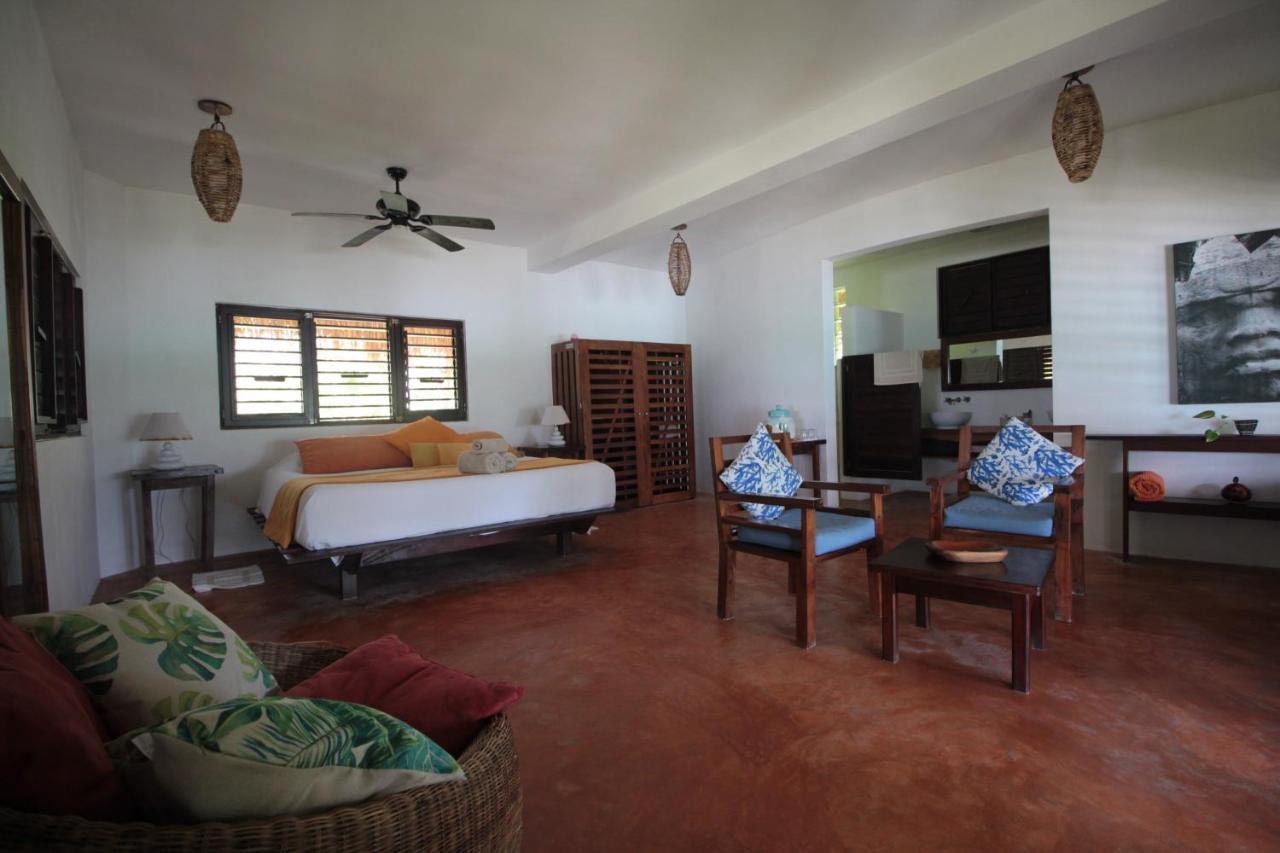 Sol Caribe Hotel Пунта Ален Екстериор снимка